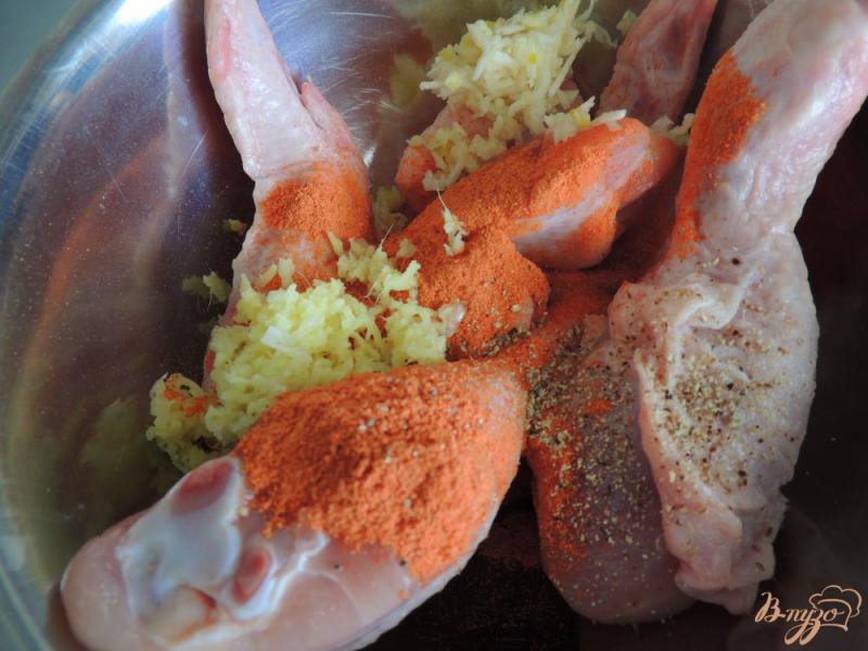 Фото приготовление рецепта: Курица в соевом соусе с имбирём шаг №3