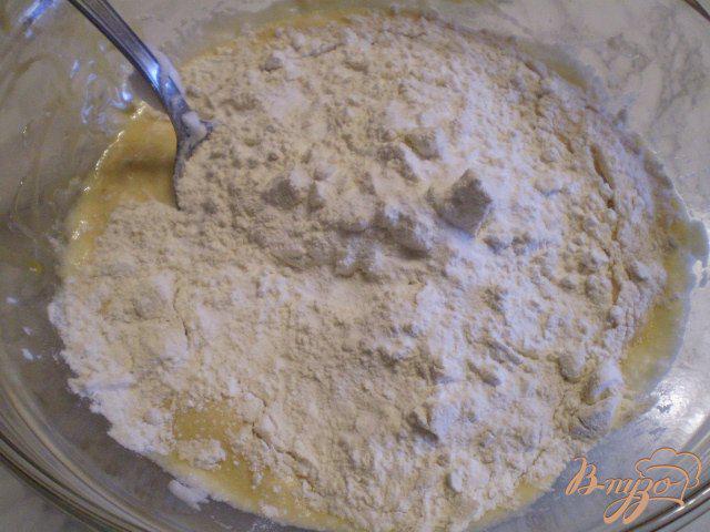 Фото приготовление рецепта: Пирог на меду из одуванчиков шаг №6