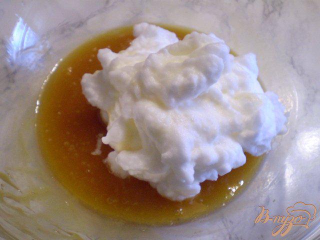 Фото приготовление рецепта: Пирог на меду из одуванчиков шаг №4
