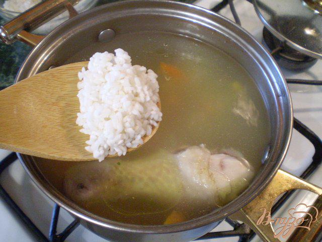 Фото приготовление рецепта: Рисовый суп без картофеля шаг №4