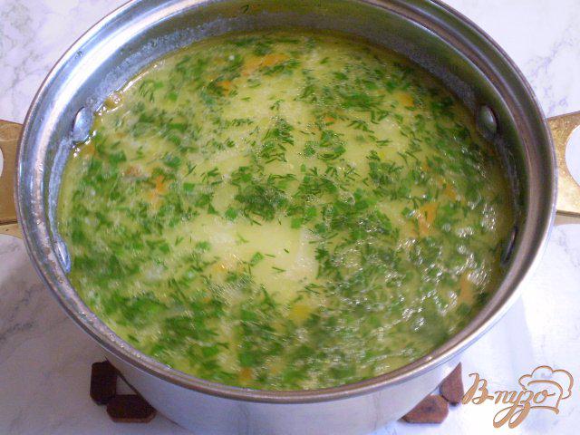 Фото приготовление рецепта: Суп из минтая и сыра шаг №9