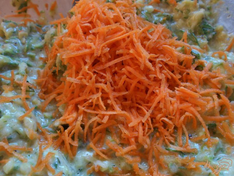 Фото приготовление рецепта: Кабачково- морковные оладьи шаг №4