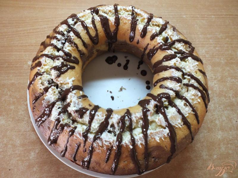 Фото приготовление рецепта: Полосатый кекс с шоколадом шаг №14