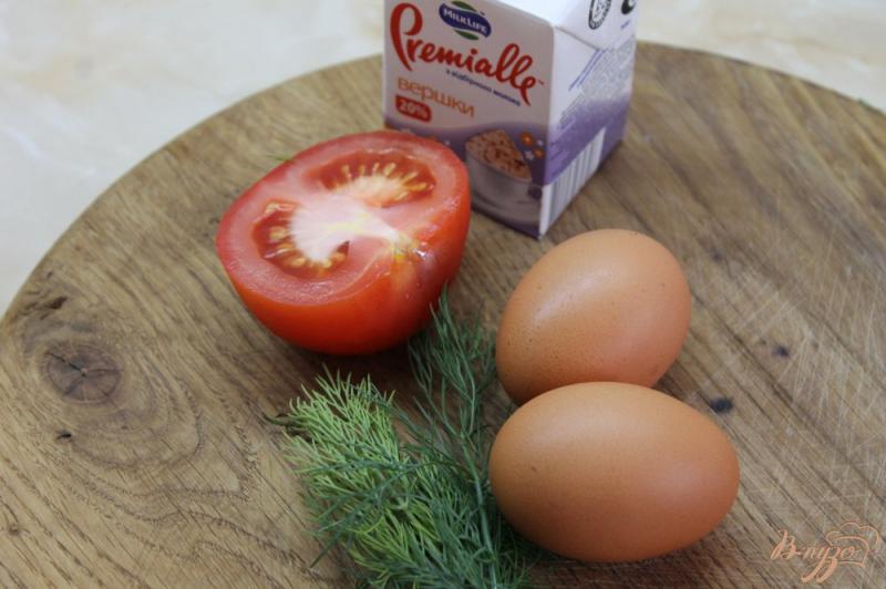 Фото приготовление рецепта: Фриттата с помидорами и зеленью шаг №1