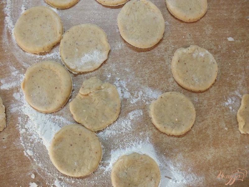 Фото приготовление рецепта: Мускатное печенье шаг №8