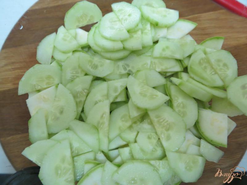 Фото приготовление рецепта: Салат из кабачков и капусты. шаг №4