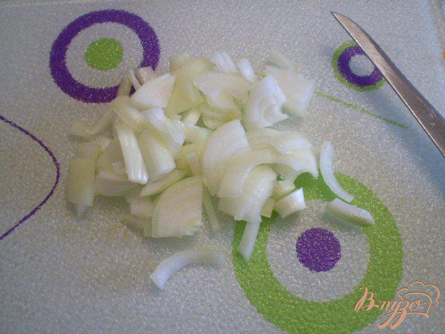 Фото приготовление рецепта: Салат с вареными грибами шаг №3