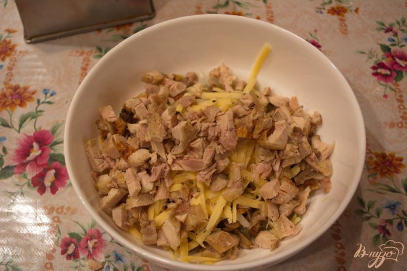 Фото приготовление рецепта: Итальянский салат с курицей шаг №8
