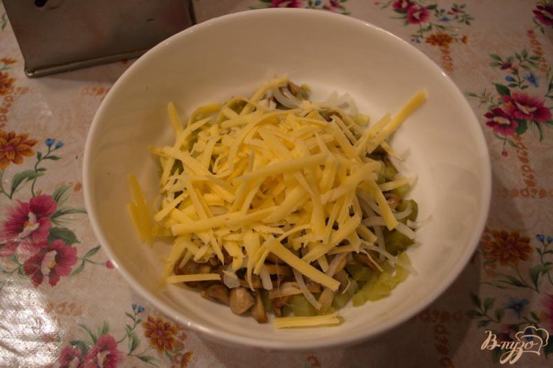 Фото приготовление рецепта: Итальянский салат с курицей шаг №7