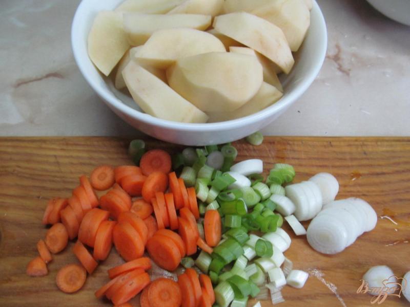 Фото приготовление рецепта: Тефтели на овощном рагу шаг №3