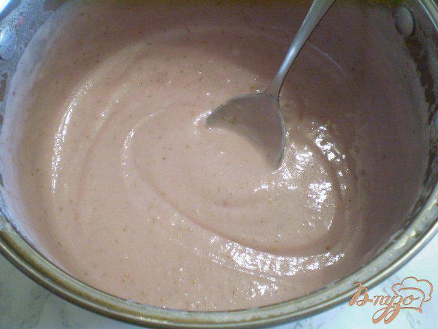Фото приготовление рецепта: Крем-десерт из клубники шаг №8
