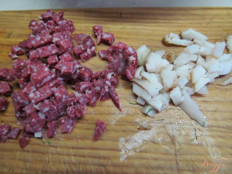 Фото приготовление рецепта: Овощные котлеты с беконом и колбасой шаг №3