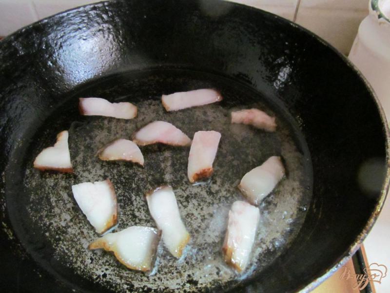 Фото приготовление рецепта: Салат из сердца помидора кабачка под грибным соусом шаг №3