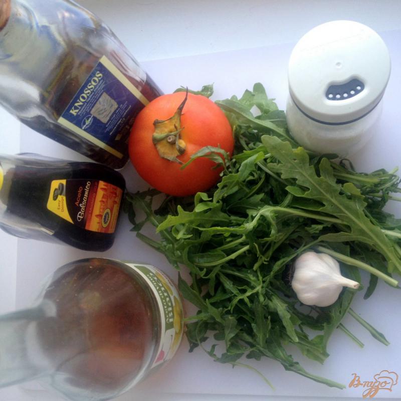 Фото приготовление рецепта: Салат с рукколой и помидорами шаг №1