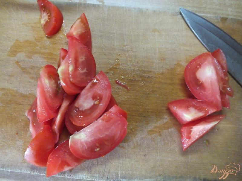Фото приготовление рецепта: Мясной салат с кинзой и помидорами шаг №1