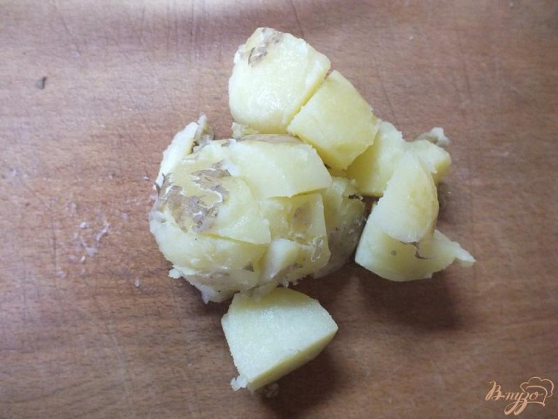 Фото приготовление рецепта: Салат с молодым картофелей и куриной грудинкой шаг №1
