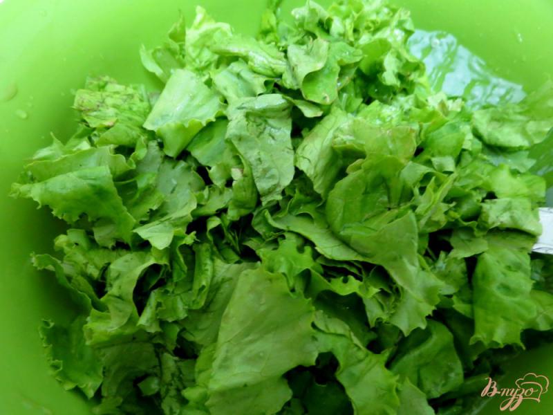 Фото приготовление рецепта: Старопольский салат из листьев салата шаг №4