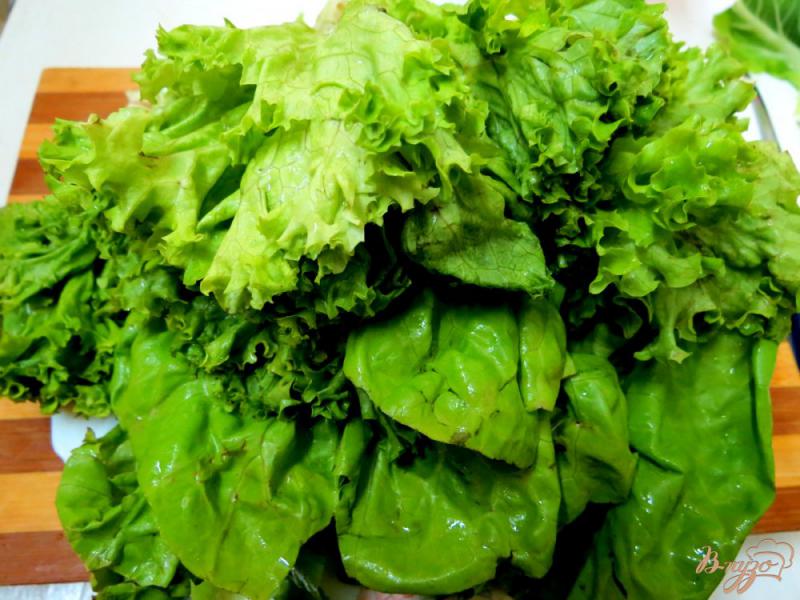 Фото приготовление рецепта: Старопольский салат из листьев салата шаг №3
