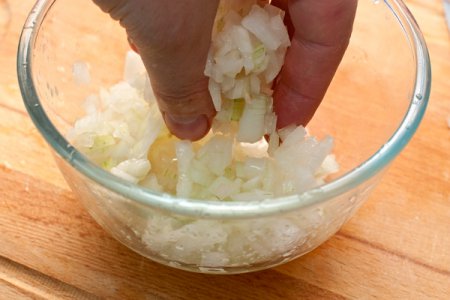 Янтарная форель запеченная с луком Янтарная форель запеченная с луком