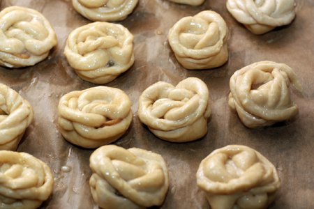 Булочки с яблочной начинкой Булочки с яблочной начинкой