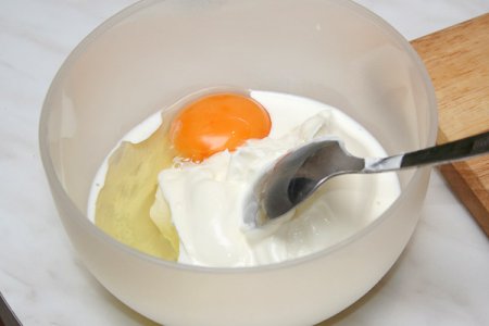 Запеченые караси с луком Запеченые караси с луком