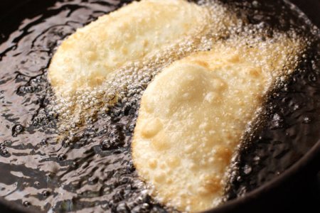 Сочные и сытные чебуреки Сочные и сытные чебуреки