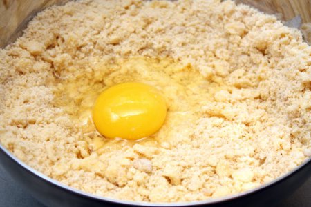 Миндальный пирог с клубникой Миндальный пирог с клубникой