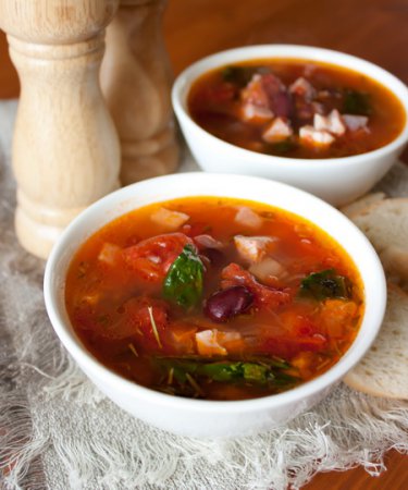 Мясной суп с фасолью и томатами Мясной суп с фасолью и томатами