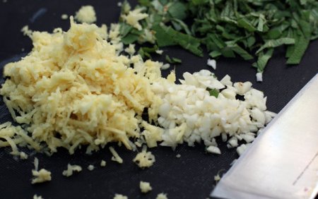 Курица с шалфеем в апельсиновом соусе Курица с шалфеем в апельсиновом соусе
