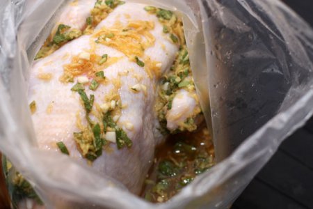 Курица с шалфеем в апельсиновом соусе Курица с шалфеем в апельсиновом соусе