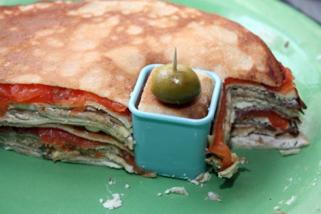 Канапе из блинов на шпажках Канапе из блинов на шпажках