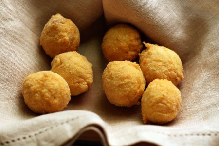 Сочные и хрустящие куриные крокеты Сочные и хрустящие куриные крокеты