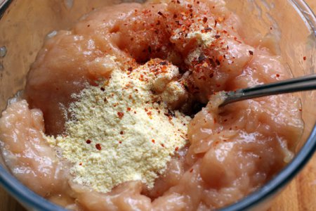 Сочные и хрустящие куриные крокеты Сочные и хрустящие куриные крокеты