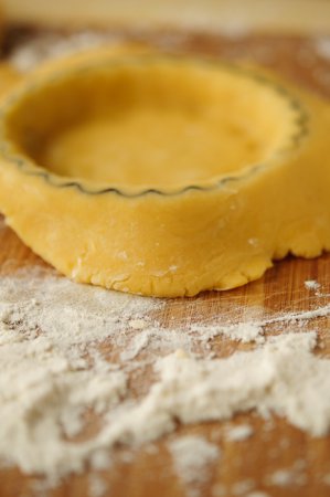 Тарт с козьим сыром и салат с яблоками и грецким орехом Тарт с козьим сыром и салат с яблоками и грецким орехом