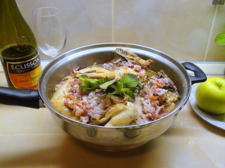 Курица с сидром и карелизованными яблоками. Cog au cidre. Курица с сидром и карелизованными яблоками. Cog au cidre.