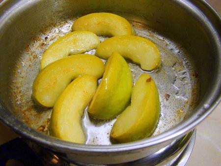 Курица с сидром и карелизованными яблоками. Cog au cidre. Курица с сидром и карелизованными яблоками. Cog au cidre.