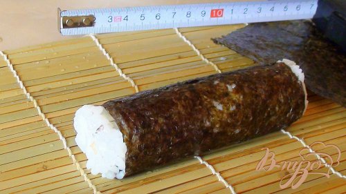 Ролл «Мозаика» с копчёным угрём. Ролл «Мозаика» с копчёным угрём.