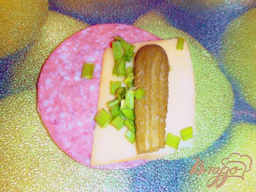 Картофельная запеканка из ароматного пюре с кинзой и сырно-колбасными рулетиками. Картофельная запеканка из ароматного пюре с кинзой и сырно-колбасными рулетиками.