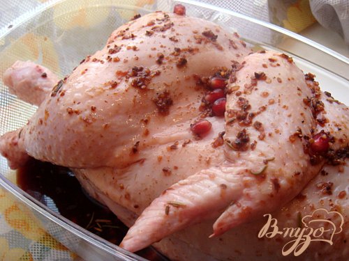 Курица, запеченная в винной глазури с гранатом Курица, запеченная в винной глазури с гранатом