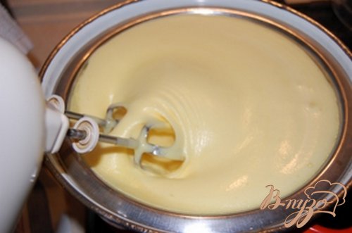 Яблочный торт с карамельным Баварским муссом с корицей Яблочный торт с карамельным Баварским муссом с корицей