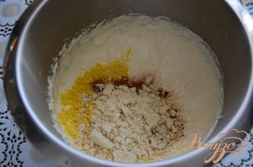 Яблочный торт с карамельным Баварским муссом с корицей Яблочный торт с карамельным Баварским муссом с корицей