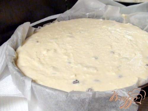 Творожная запеканка с изюмом и сметанным соусом. Классика жанра. Творожная запеканка с изюмом и сметанным соусом. Классика жанра.