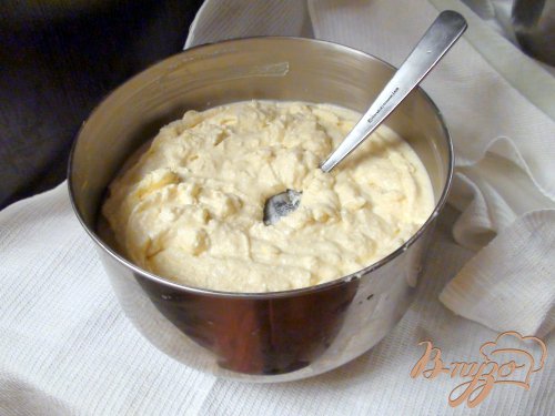 Творожная запеканка с изюмом и сметанным соусом. Классика жанра. Творожная запеканка с изюмом и сметанным соусом. Классика жанра.
