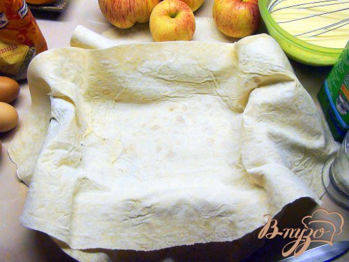 Быстрый пирог из лаваша с яблоками, изюмом и виноградом «Гости на пороге». Быстрый пирог из лаваша с яблоками, изюмом и виноградом «Гости на пороге».