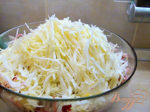 Быстро маринованная капуста со свеклой, морковкой и сладким перцем. Быстро маринованная капуста со свеклой, морковкой и сладким перцем.