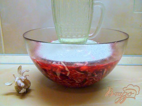 Быстро маринованная капуста со свеклой, морковкой и сладким перцем. Быстро маринованная капуста со свеклой, морковкой и сладким перцем.