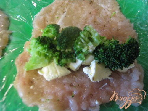 Куриные грудки, фаршированные брокколи и сыром Куриные грудки, фаршированные брокколи и сыром