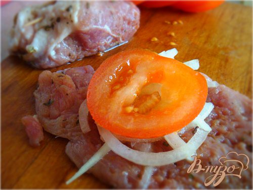 Мясные рулетики под прованским соусом Мясные рулетики под прованским соусом