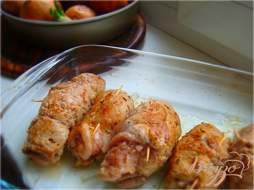 Мясные рулетики под прованским соусом Мясные рулетики под прованским соусом