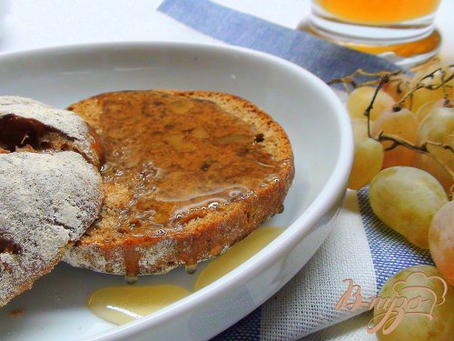 Ржаные булочки с грецкими орехами. Ржаные булочки с грецкими орехами.